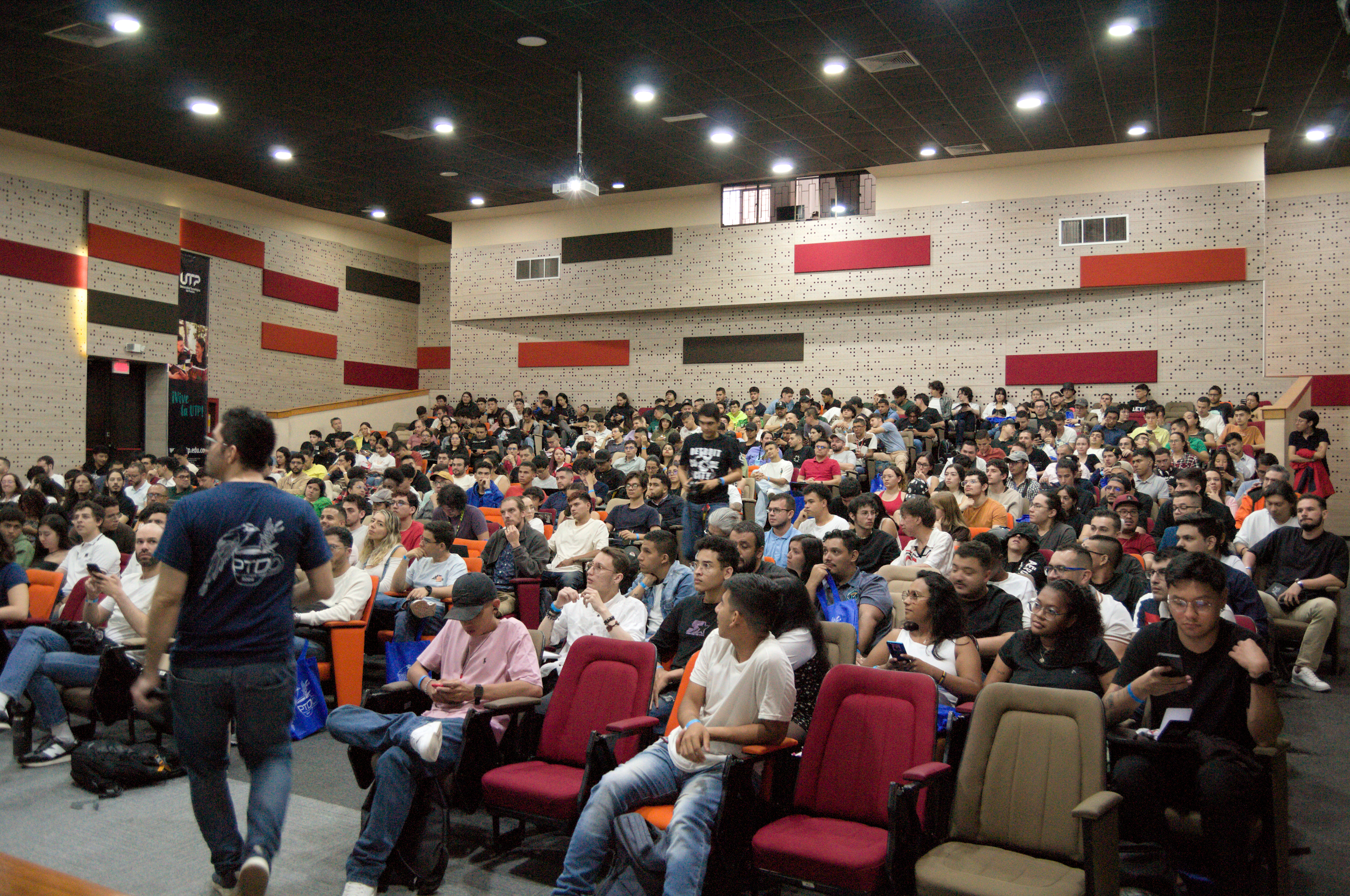Auditorio lleno durante Pereira Tech Day 2024